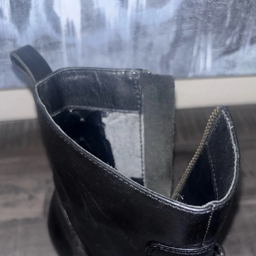 COACH ADELLA CALF LEATHER CHAIN WOMENS FLAT ANKLE BOOT SHOES sZ 7​ - Picture 6 of 11